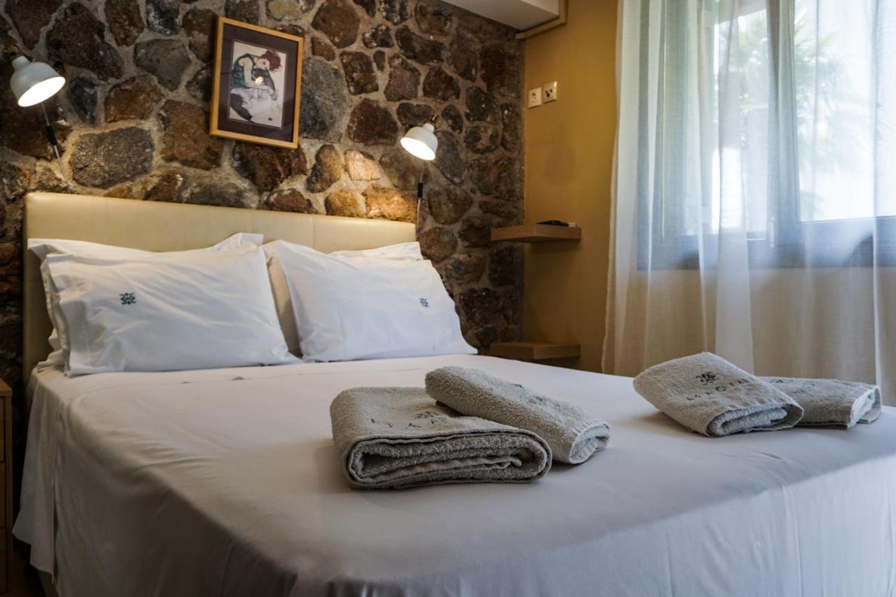 Marini Luxury Apartments And Suites Aegina Экстерьер фото