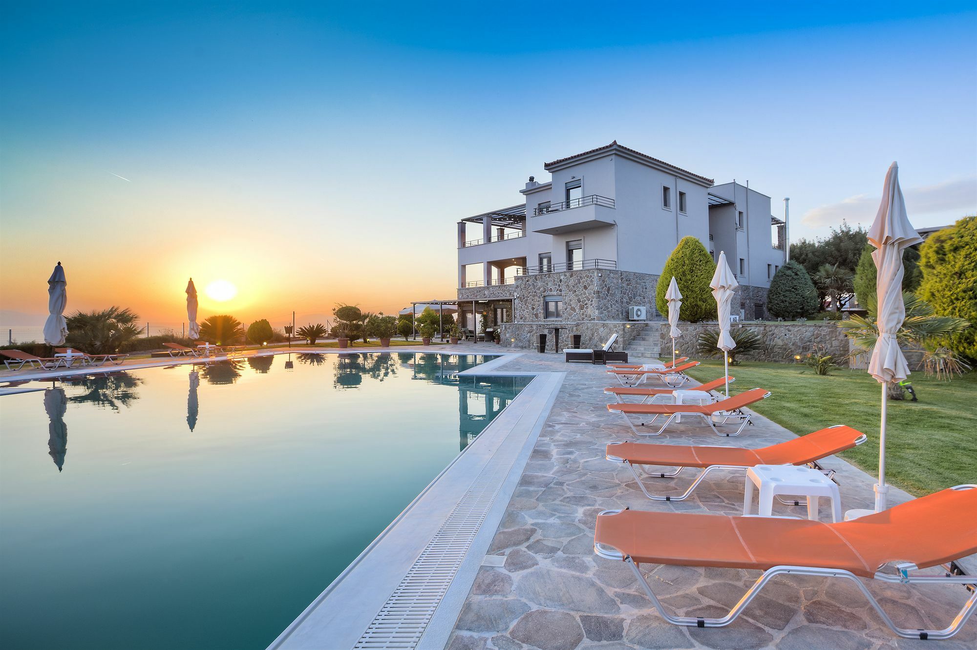 Marini Luxury Apartments And Suites Aegina Экстерьер фото